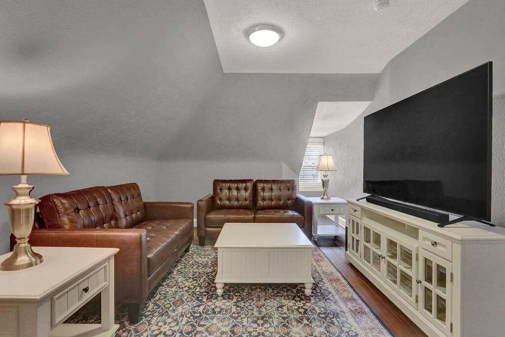 Suites On Seneca - Gorgeous One Bedroom Apartment Harrisburg Exteriör bild