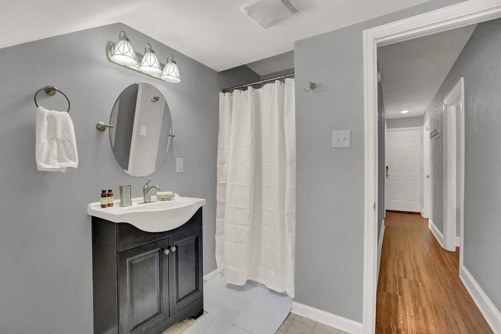 Suites On Seneca - Gorgeous One Bedroom Apartment Harrisburg Exteriör bild