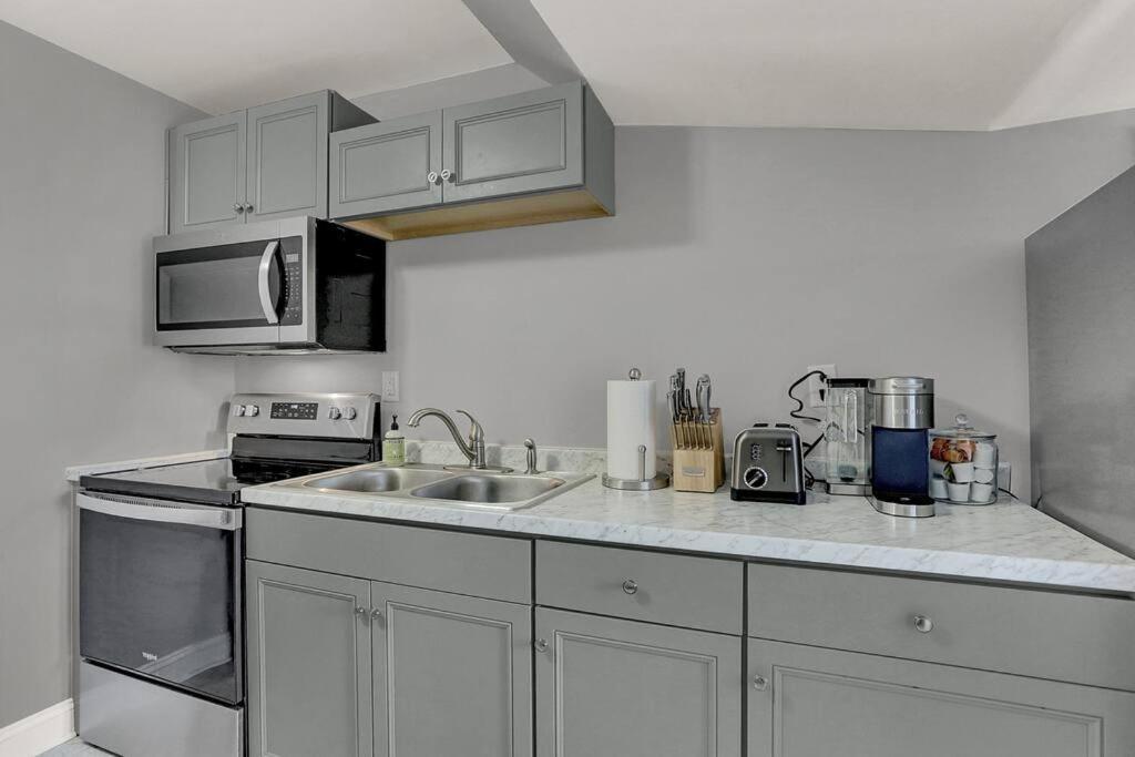 Suites On Seneca - Gorgeous One Bedroom Apartment Harrisburg Exteriör bild