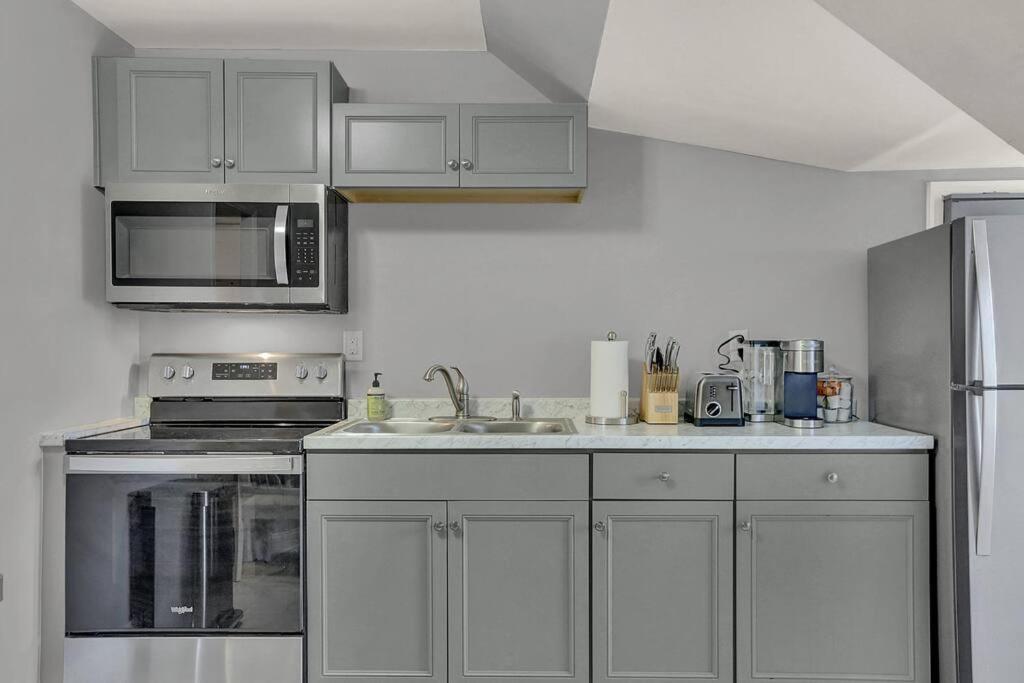 Suites On Seneca - Gorgeous One Bedroom Apartment Harrisburg Exteriör bild