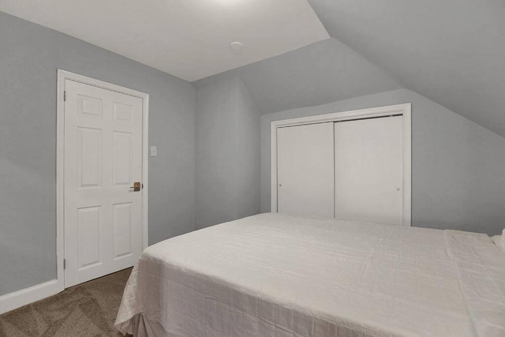Suites On Seneca - Gorgeous One Bedroom Apartment Harrisburg Exteriör bild